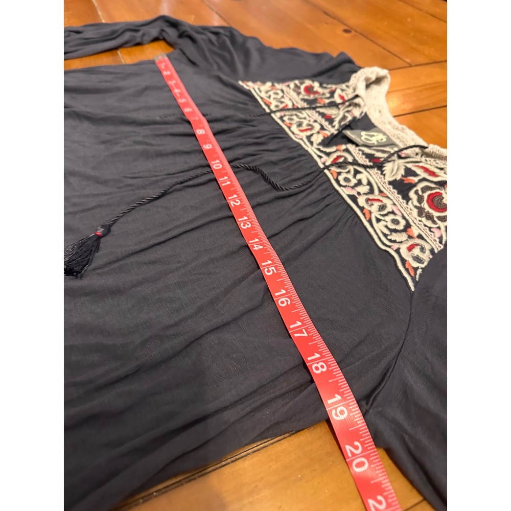 One September Anthropologie Gray Embroidered Sequin Tassel Peasant Blouse Small - Picture 8 of 10
